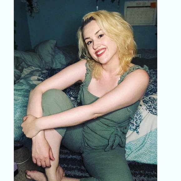 Meet your Posher, Ashley - Picture 1 of 1